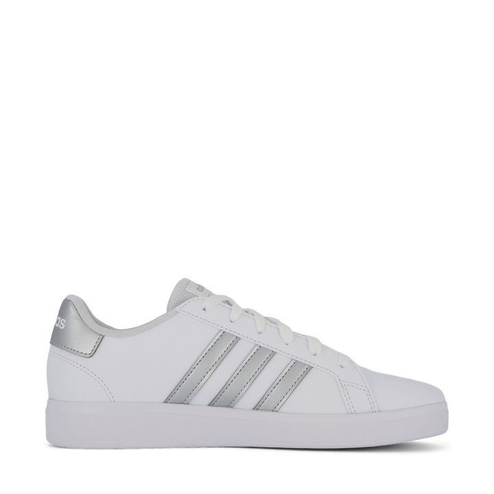 Grand Court Lifestyle Tennis Lace-Up Shoes Cloud White / Matte Silver / Matte Silver