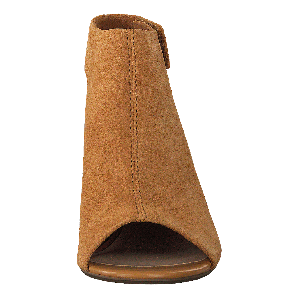 Deva Bell Tan