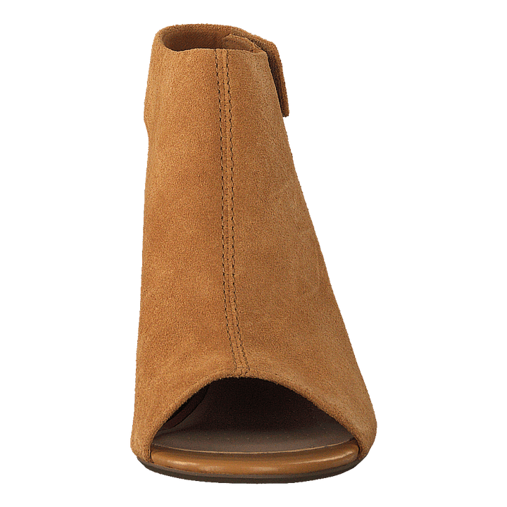 Deva Bell Tan