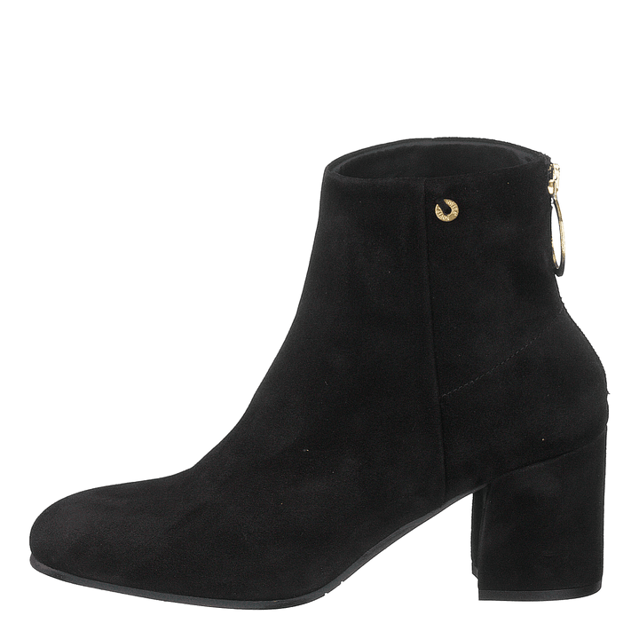 Nidia Black