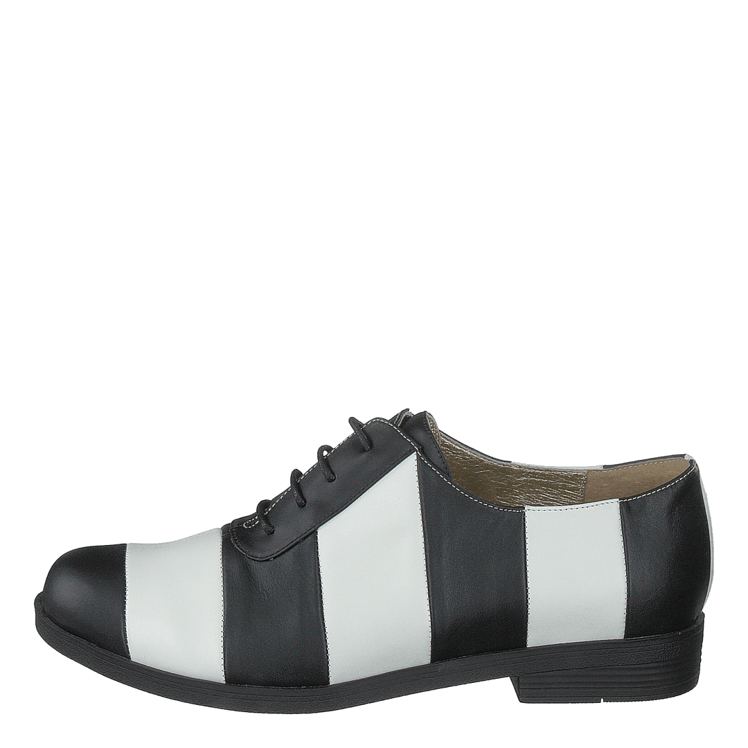 Allison Black/white