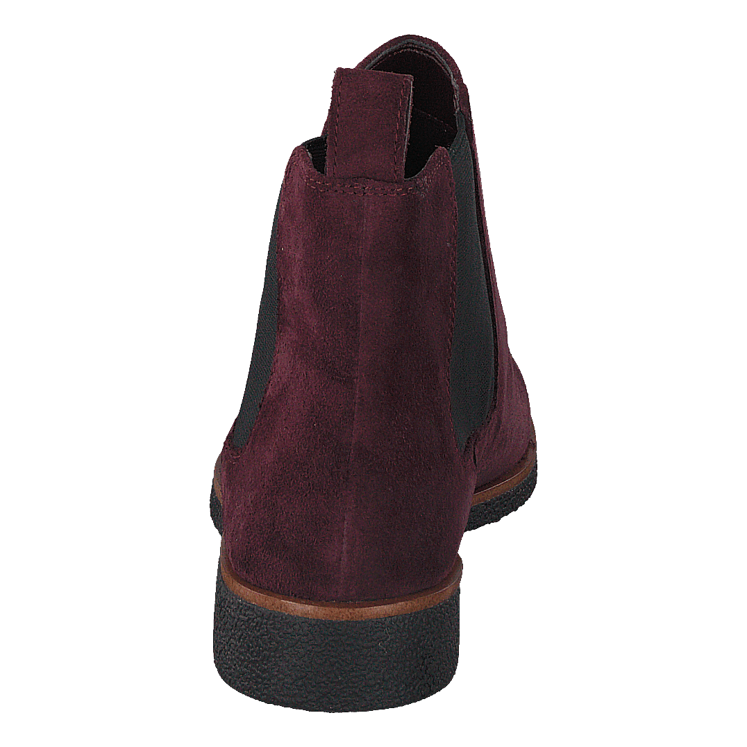 Griffin Plaza Burgundy Suede