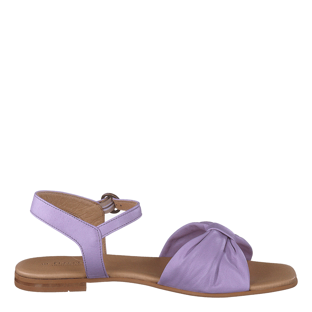 Madeleine Lilac