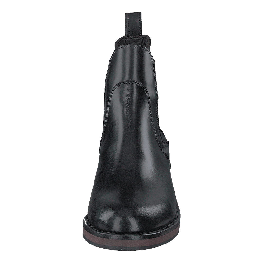 Malin Chelsea Black