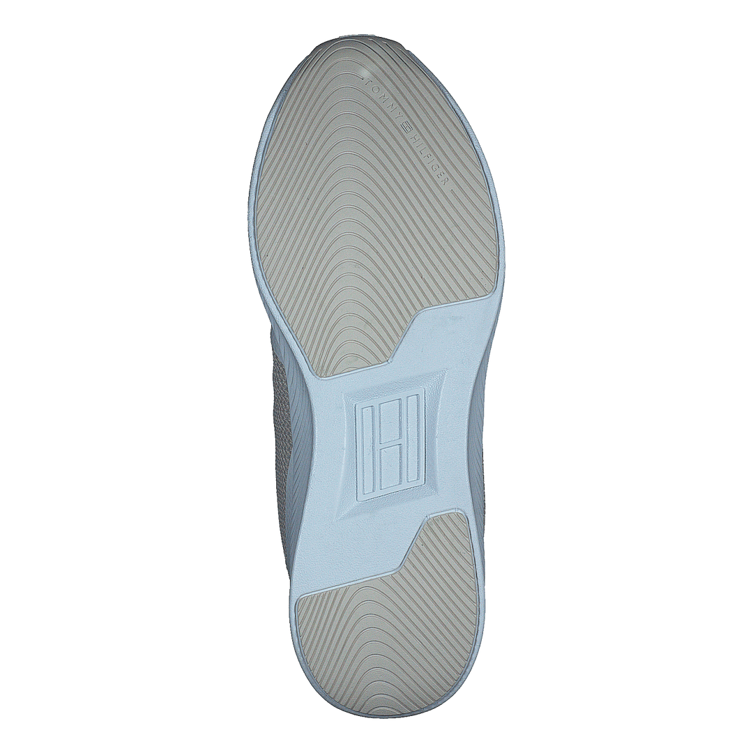 Active Mesh Trainer White
