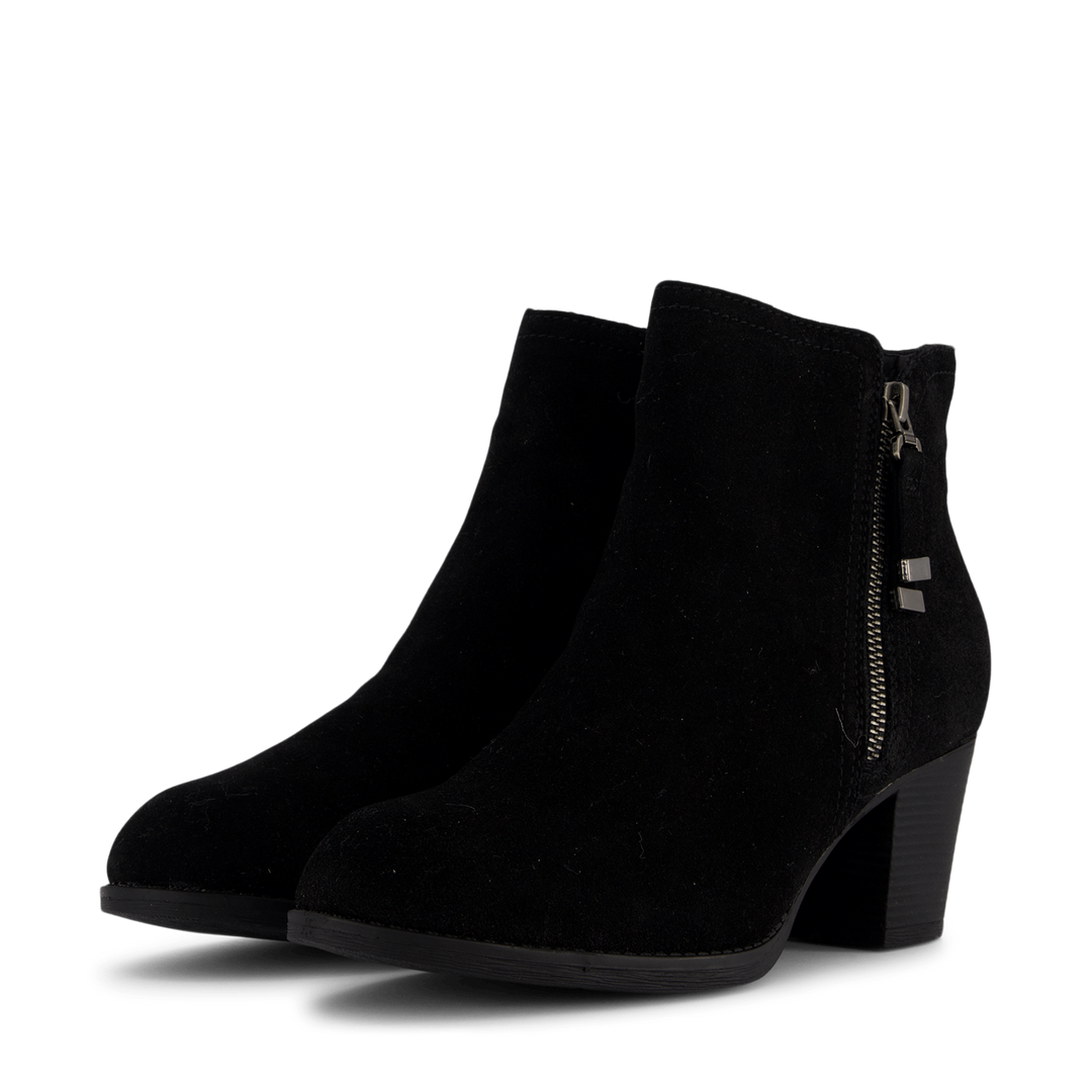 Skechers sales taxi accolade