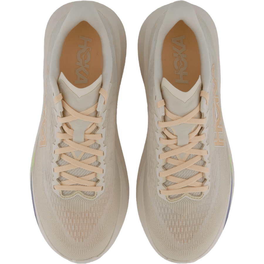 W mach 7  Oat milk / alabaster